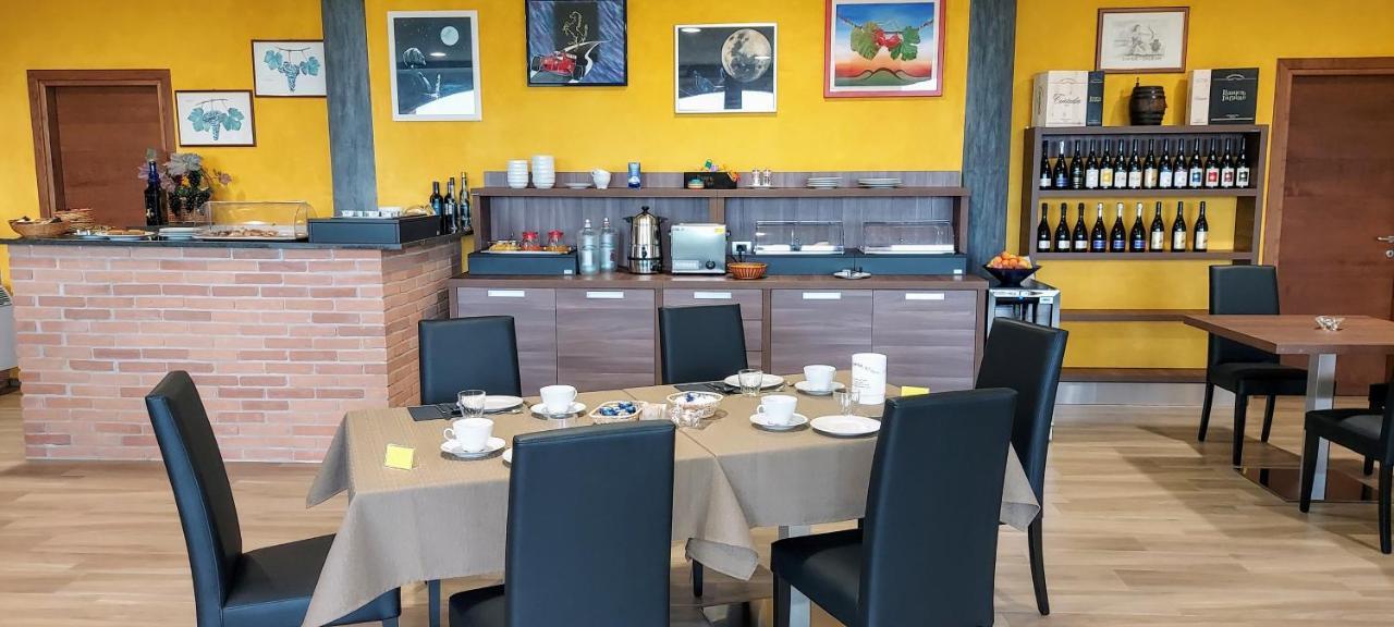 Willa Casa Castella - Adults Only - Langhe Diano dʼAlba Zewnętrze zdjęcie