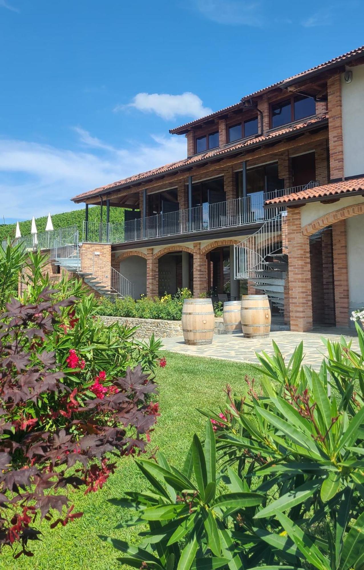 Willa Casa Castella - Adults Only - Langhe Diano dʼAlba Zewnętrze zdjęcie