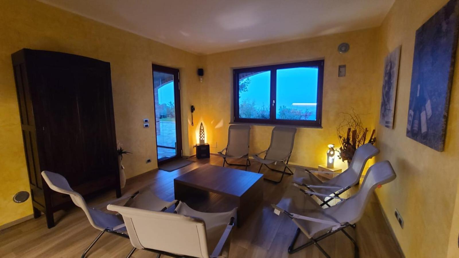 Willa Casa Castella - Adults Only - Langhe Diano dʼAlba Zewnętrze zdjęcie