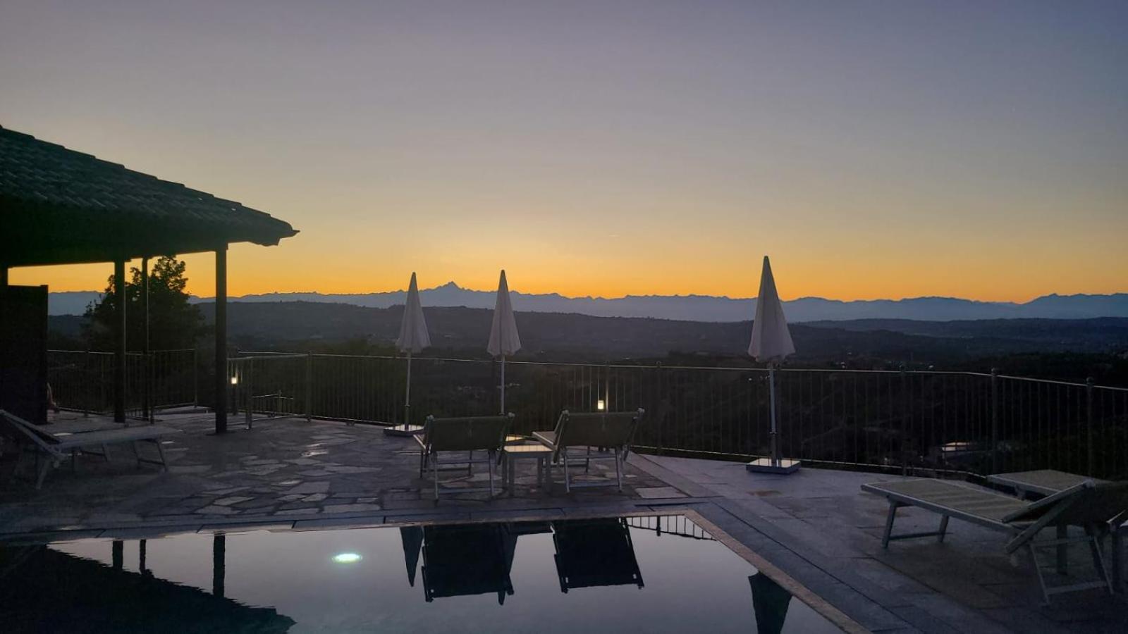 Willa Casa Castella - Adults Only - Langhe Diano dʼAlba Zewnętrze zdjęcie