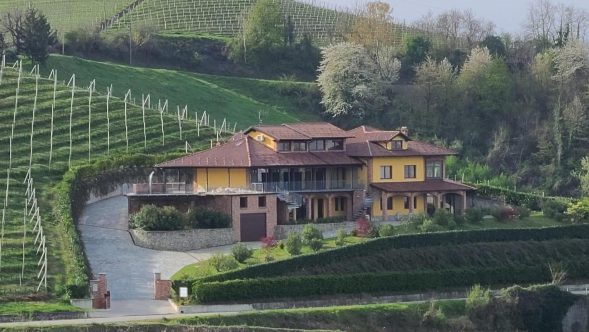 Willa Casa Castella - Adults Only - Langhe Diano dʼAlba Zewnętrze zdjęcie