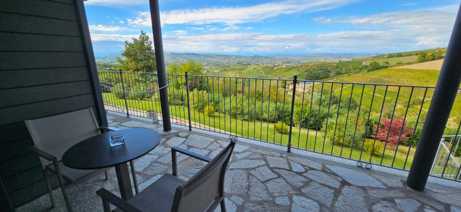 Willa Casa Castella - Adults Only - Langhe Diano dʼAlba Zewnętrze zdjęcie