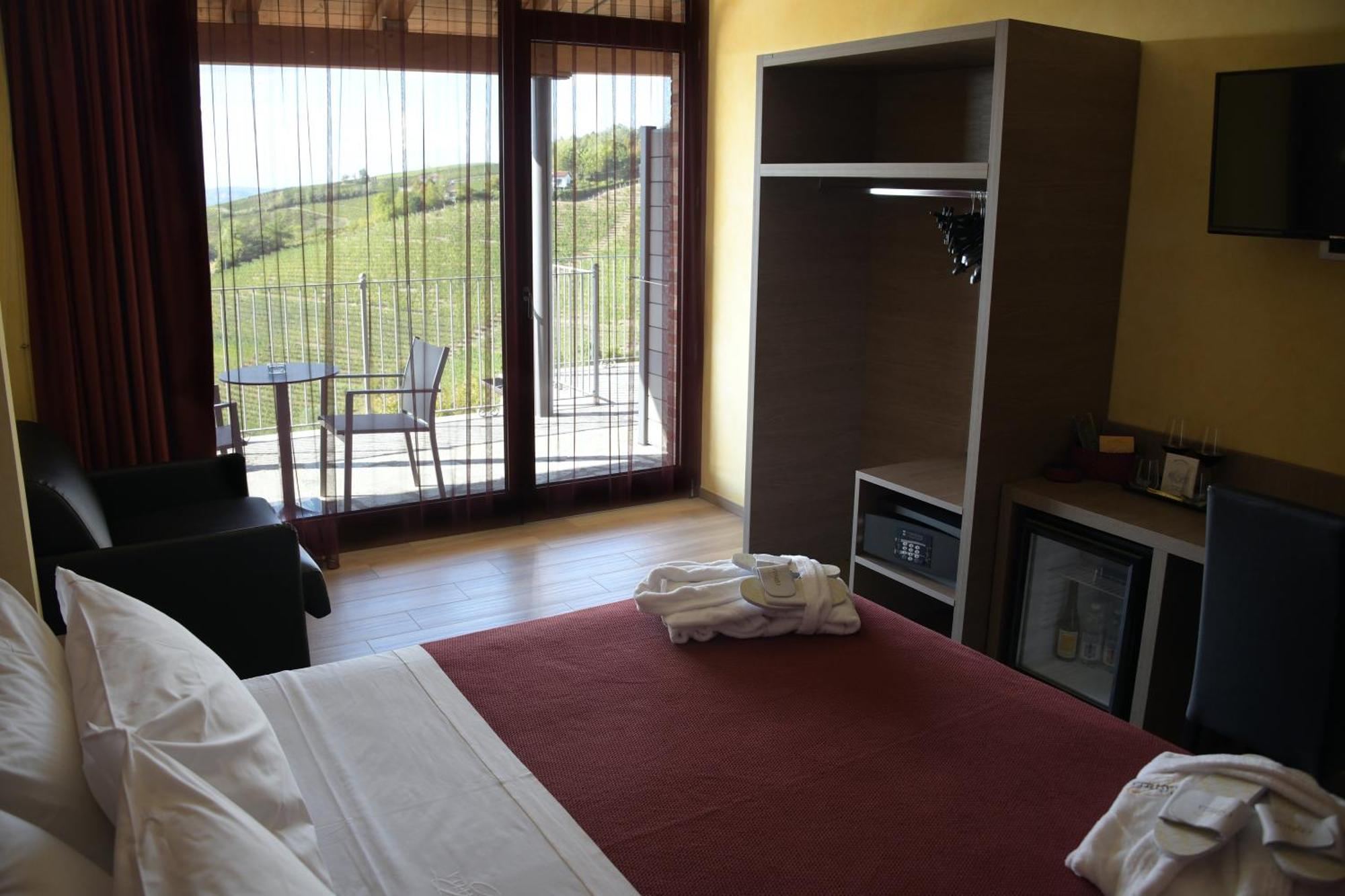 Willa Casa Castella - Adults Only - Langhe Diano dʼAlba Zewnętrze zdjęcie