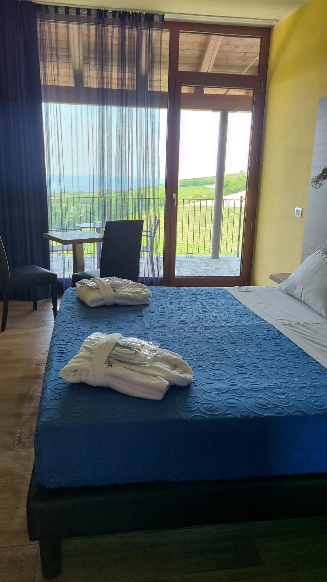 Willa Casa Castella - Adults Only - Langhe Diano dʼAlba Zewnętrze zdjęcie